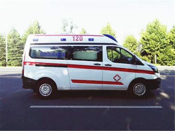 三都镇救护车出租服务案例6